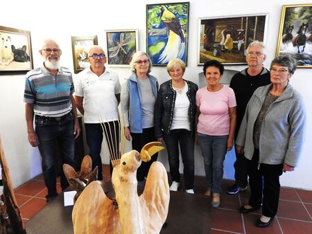 Skupina  Likovne sekcije Društva upokojencev Cerklje